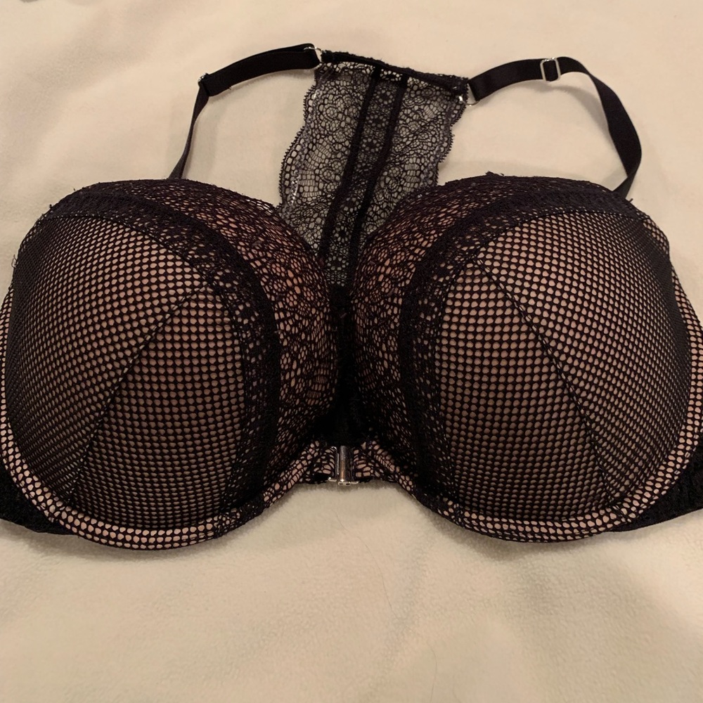 Victoria secret very sexy front close bra